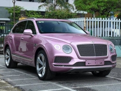 Bentley Bentayga màu hồng Passion Pink độc nhất Việt Nam đang được rao bán với mức giá 8 tỷ đồng