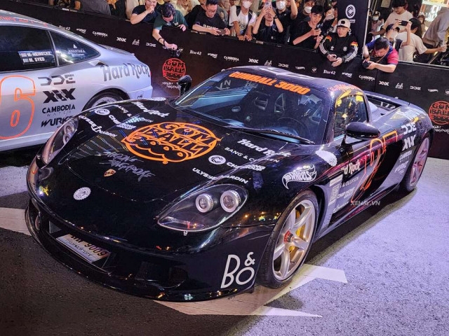 Gumball 3000 2024: Cận cảnh Porsche Carrera GT của đại gia Thái Lan