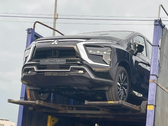 Mitsubishi Xpander 2025 xuất hiện trên đường phố, sắp ra mắt Việt Nam