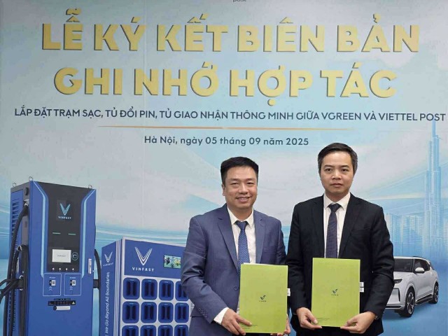 V-Green và Viettel Post hợp tác triển khai hạ tầng trạm sạc