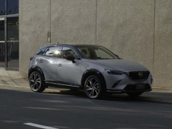 Mazda CX-3 2024 ra mắt: Bổ sung hệ thống Mazda Connect mới, giá quy đổi từ 374 triệu VNĐ