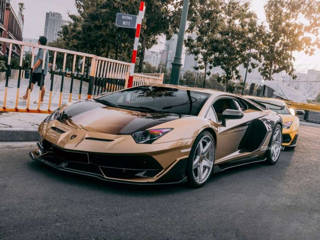 TP.HCM: Cận cảnh Lamborghini Aventador độ body SVJ với “bộ cánh” cực độc