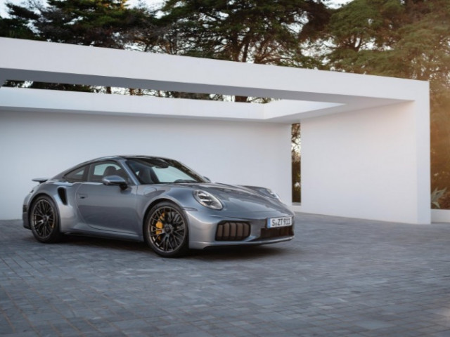 Porsche 911 Turbo S - Dòng xe toàn diện hàng đầu trong phân khúc