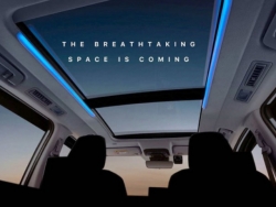 Toyota Innova 2023 tung hình ảnh teaser khoe cửa sổ trời toàn cảnh