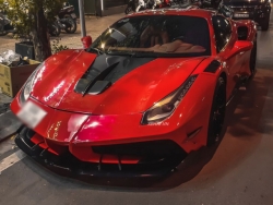 Sài Gòn: Cận cảnh Ferrari 488 GTB độ Misha Design với màu áo đỏ rực rỡ