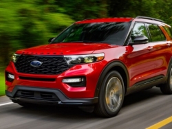 Bị cắt hàng loạt tính năng nhưng giá xe Ford Explorer tại Việt Nam vẫn không đổi