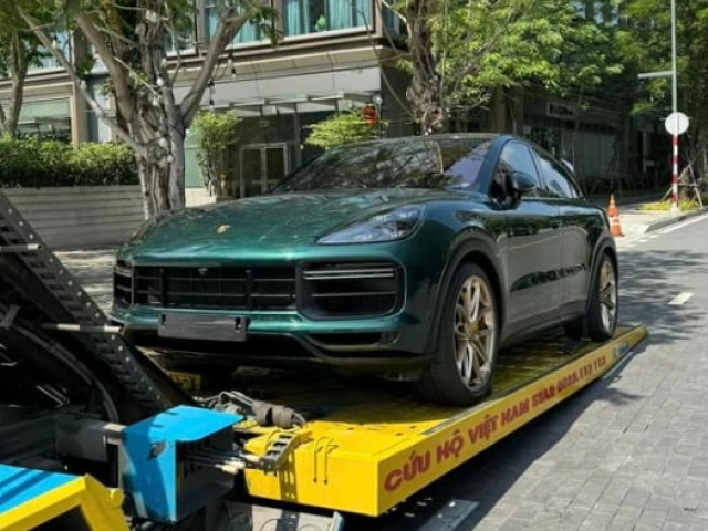 Porsche Cayenne Turbo GT "lướt" được chào bán cao hơn giá xe mới