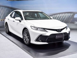 Toyota Camry 2022 rục rịch ra mắt tại Việt Nam