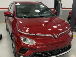 Xe điện VinFast VF e34 đã có mặt tại đại lý, chuẩn bị giao xe cho khách chơi Tết