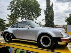 Cận cảnh "nhan sắc" của xe cổ Porsche 930 Turbo cực hiếm tại Việt Nam