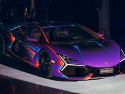 Lamborghini mất tới 435 giờ để hoàn thiện màu sơn chiếc Revuelto Opera Unica