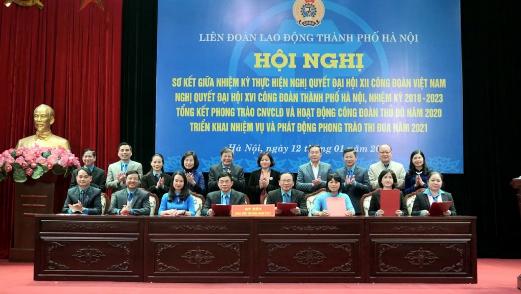 Đại diện các Cụm thi đua ký kết giao ước thi đua năm 2021