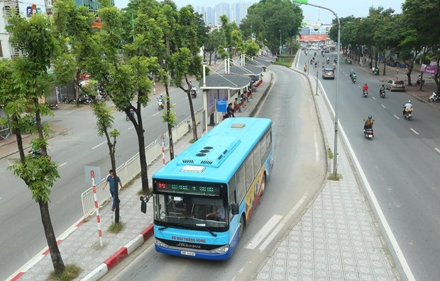 Trung tâm Quản lý giao thông công cộng thành phố Hà Nội vừa có phương án điều chỉnh lộ trình tạm thời một số tuyến xe buýt