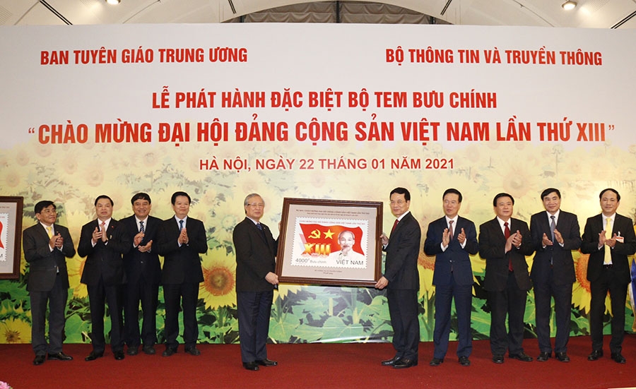 Bộ Thông tin và Truyền thông phối hợp với Ban Tuyên giáo Trung ương phát hành bộ tem “Chào mừng Đại hội Đảng Cộng sản Việt Nam lần thứ XIII