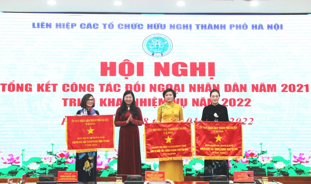 Thực hiện tốt vai trò "cầu nối" hữu nghị Nhân dân