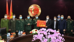 Phó Bí thư Thành ủy Nguyễn Văn Phong thăm, động viên cán bộ, chiến sỹ, công dân cách ly tại Trung tâm đào tạo nghề Thành An