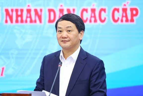 Phó Chủ tịch-Tổng Thư ký Ủy ban Trung ương MTTQ Việt Nam Hầu A Lềnh phát biểu tại hội nghị