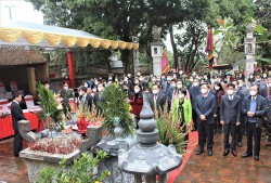 Phó Bí thư Thành ủy Hà Nội Nguyễn Văn Phong dự lễ khai bút đầu năm tại thị xã Sơn Tây