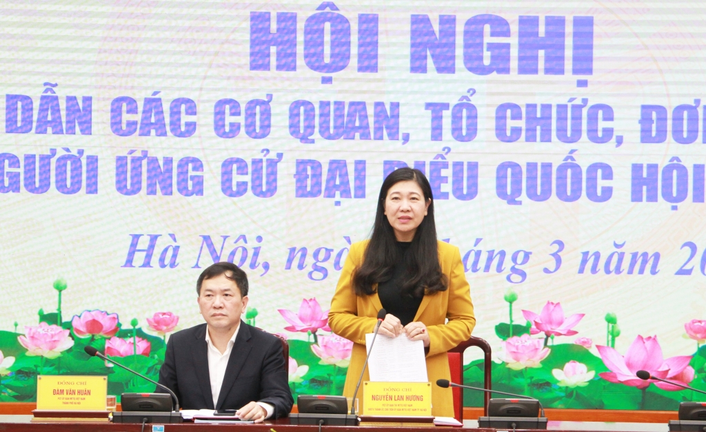 Chủ tịch Ủy ban MTTQ Việt Nam TP Hà Nội Nguyễn Lan Hương chủ trì hội nghị