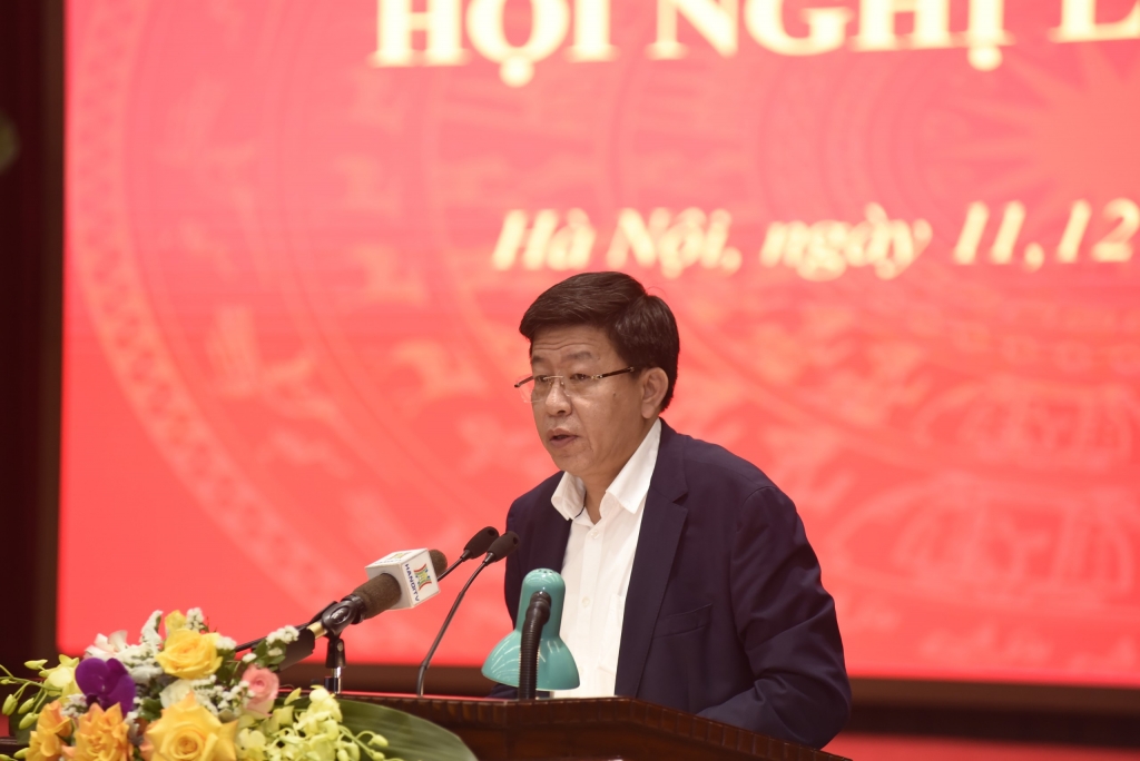 Phó Chủ tịch UBND TP Hà Nội Dương Đức Tuấn trình bày dự thảo Chương trình 05-Ctr/TU