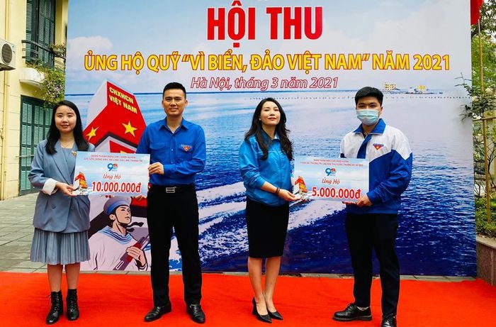 Thành đoàn Hà Nội hội thu ủng hộ Quỹ Vì biển đảo Việt Nam