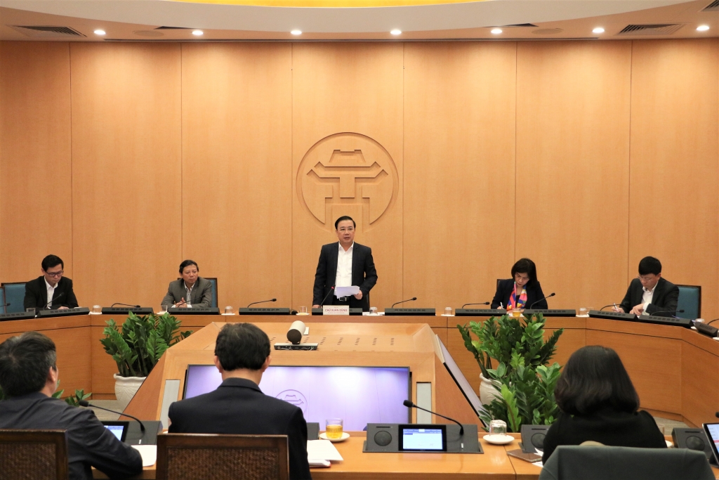 Phó Chủ tịch UBND TP Chử Xuân Dũng phát biểu chỉ đạo tại cuộc họp