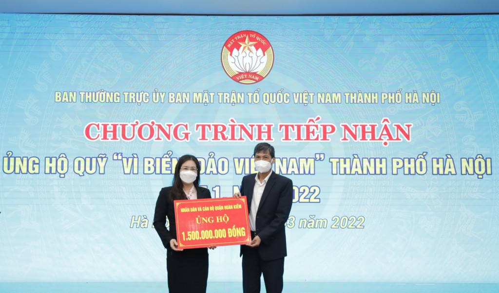 Hà Nội tiếp nhận gần 26 tỷ đồng ủng hộ Quỹ “Vì biển, đảo Việt Nam”