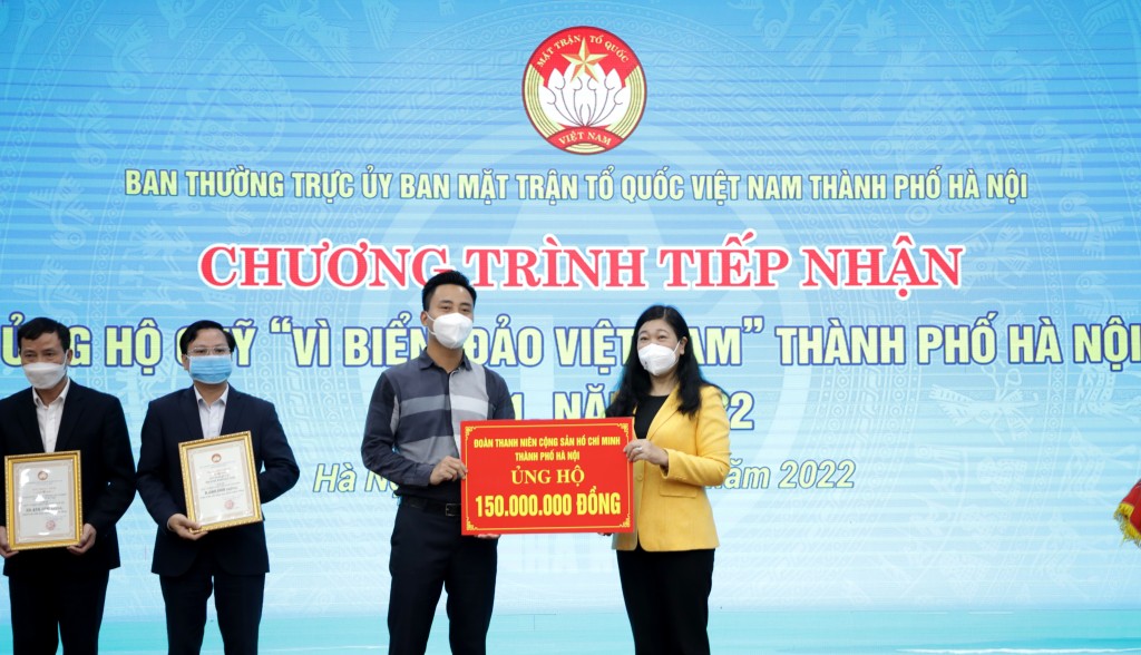 Hà Nội tiếp nhận gần 26 tỷ đồng ủng hộ Quỹ “Vì biển, đảo Việt Nam”