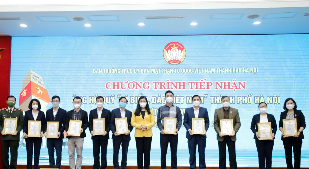Hà Nội tiếp nhận gần 26 tỷ đồng ủng hộ Quỹ “Vì biển, đảo Việt Nam”