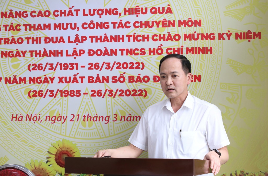 Tập trung dân chủ, động viên cán bộ, đảng viên tham mưu đúng, tham mưu trúng