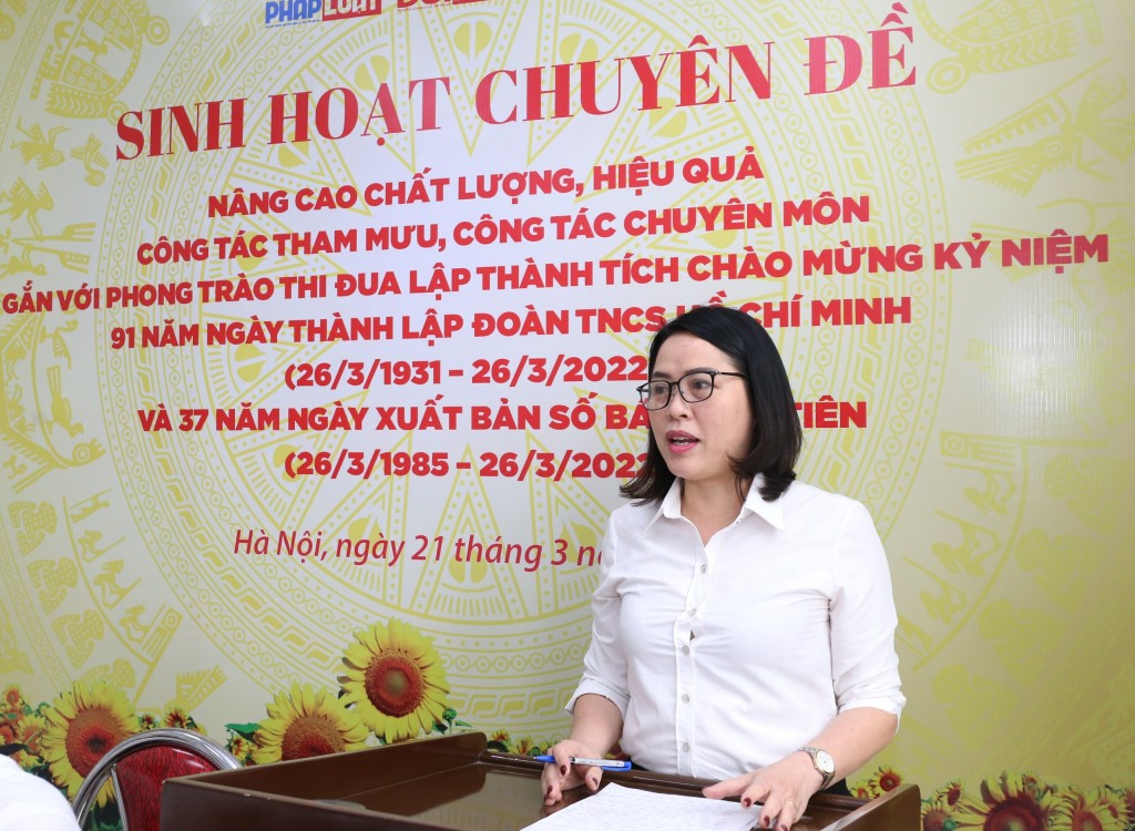 Tập trung dân chủ, động viên cán bộ, đảng viên tham mưu đúng, tham mưu trúng