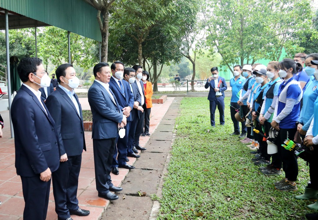 Bí thư Thành ủy Hà Nội Đinh Tiến Dũng động viên vận động viên, huấn luyện viên tham dự SEA Games 31