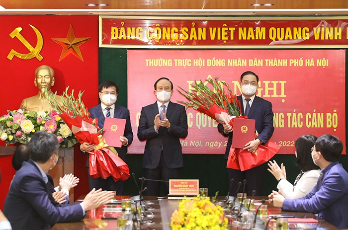 Trao quyết định bổ nhiệm Chánh Văn phòng Đoàn ĐBQH và HĐND TP Hà Nội