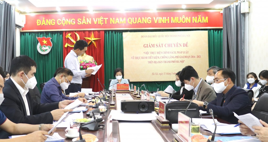 Quang cảnh buổi làm việc