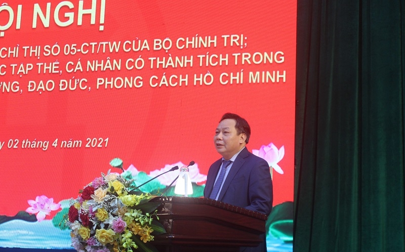 Phó Bí thư Thành ủy Nguyễn Văn Phong phát biểu chỉ đạo tại hội nghị