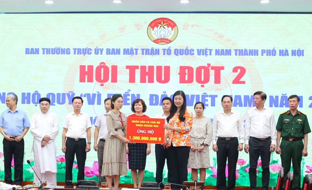 Mặt trân Tổ quốc Việt Nam TP Hà Nội tiếp nhận ủng hộ từ các cơ quan, đơn vị 