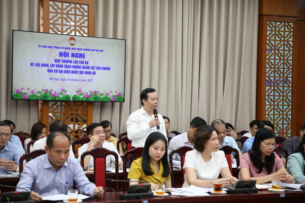 Đại biểu thảo luận tại hội nghị