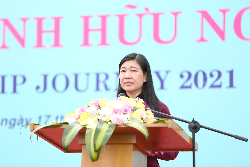 Chủ tịch Ủy ban MTTQ Việt Nam TP, Chủ tịch Hội Liên hiệp các tổ chức hữu nghị TP Hà Nội Nguyễn Lan Hương phát biểu tại chương trình