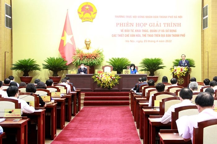 Quang cảnh phiên giải trình