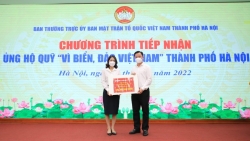 Tiếp nhận 110 triệu đồng ủng hộ Quỹ "Vì biển, đảo Việt Nam"