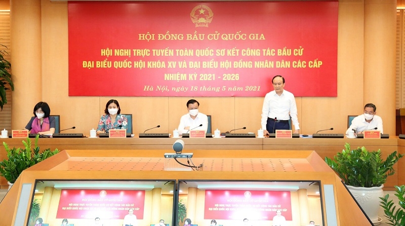 Chủ tịch HĐND TP Hà Nội Nguyễn Ngọc Tuấn thay mặt Ủy ban Bầu cử TP Hà Nội phát biểu tại hội nghị