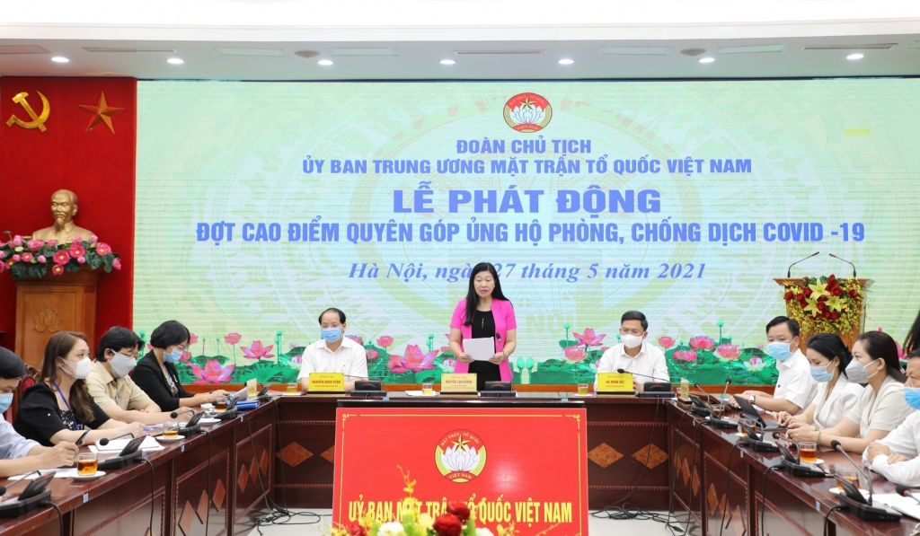 Chủ tịch Ủy ban MTTQ Việt Nam TP Hà Nội Nguyễn Lan Hương phát biểu tại điểm cầu TP Hà Nội