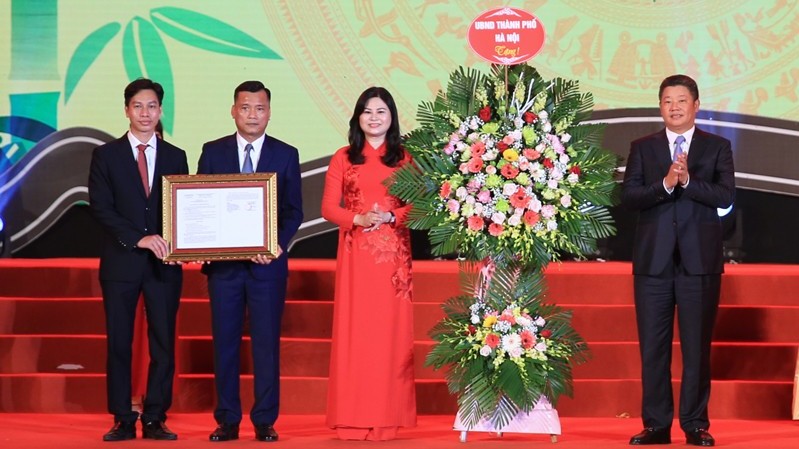 Huyện Gia Lâm đón nhận quyết định công nhận “Điểm du lịch Phù Đổng”