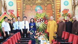 Lãnh đạo thành phố Hà Nội chúc mừng Giáo hội Phật giáo Việt Nam
