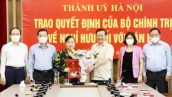 Trao quyết định nghỉ hưu cho nguyên Chủ tịch HĐND TP Hà Nội Nguyễn Thị Bích Ngọc