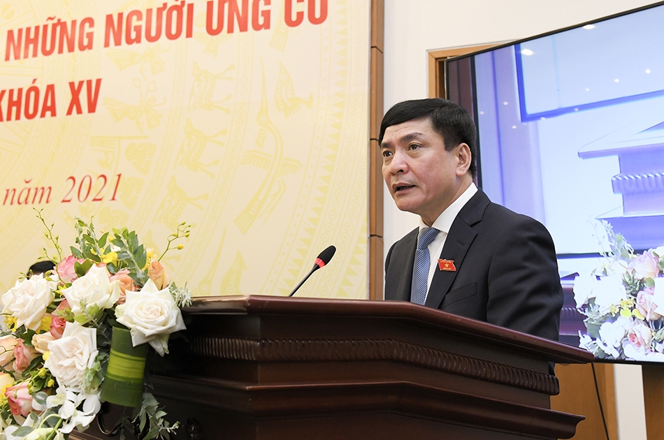 Tổng Thư ký Quốc hội Bùi Văn Cường trình bày Nghị quyết của Hội đồng Bầu cử Quốc gia