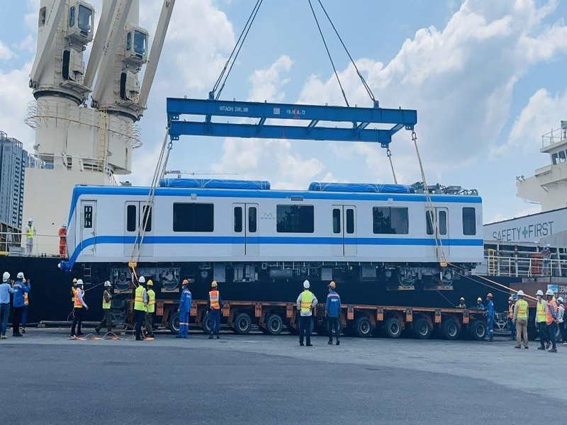 Sau khi đoàn tàu số 4 và số 5 về tới TP.HCM, tuyến metro số 1 đã có 5/17 đoàn tàu