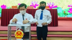 Đồng chí Nguyễn Quang Hán tiếp tục được bầu làm Chủ tịch HĐND thị xã Sơn Tây