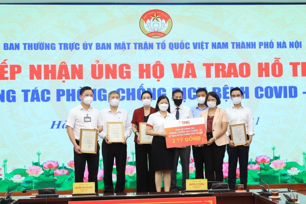 Ủy ban MTTQ Việt Nam TP Hà Nội tiếp nhận ủng hộ của các tổ chức, doanh nghiệp