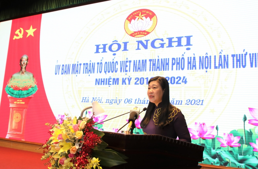 Chủ tịch Ủy ban MTTQ Việt Nam TP Hà Nội Nguyễn Lan Hương phát biểu khai mạc hội nghị